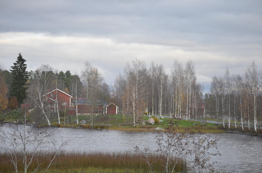 Kartanohotelli Saari Reisjärvi Exterior photo